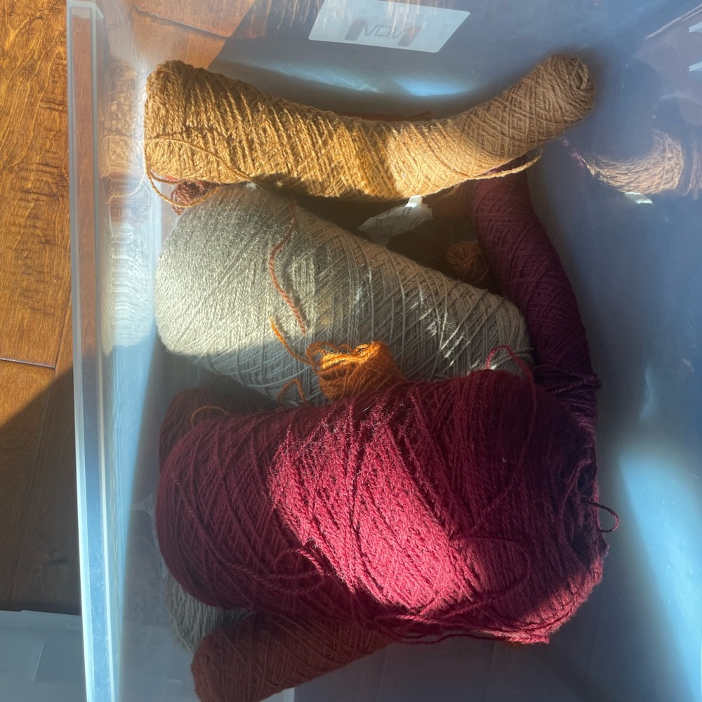 Wool rug yarn